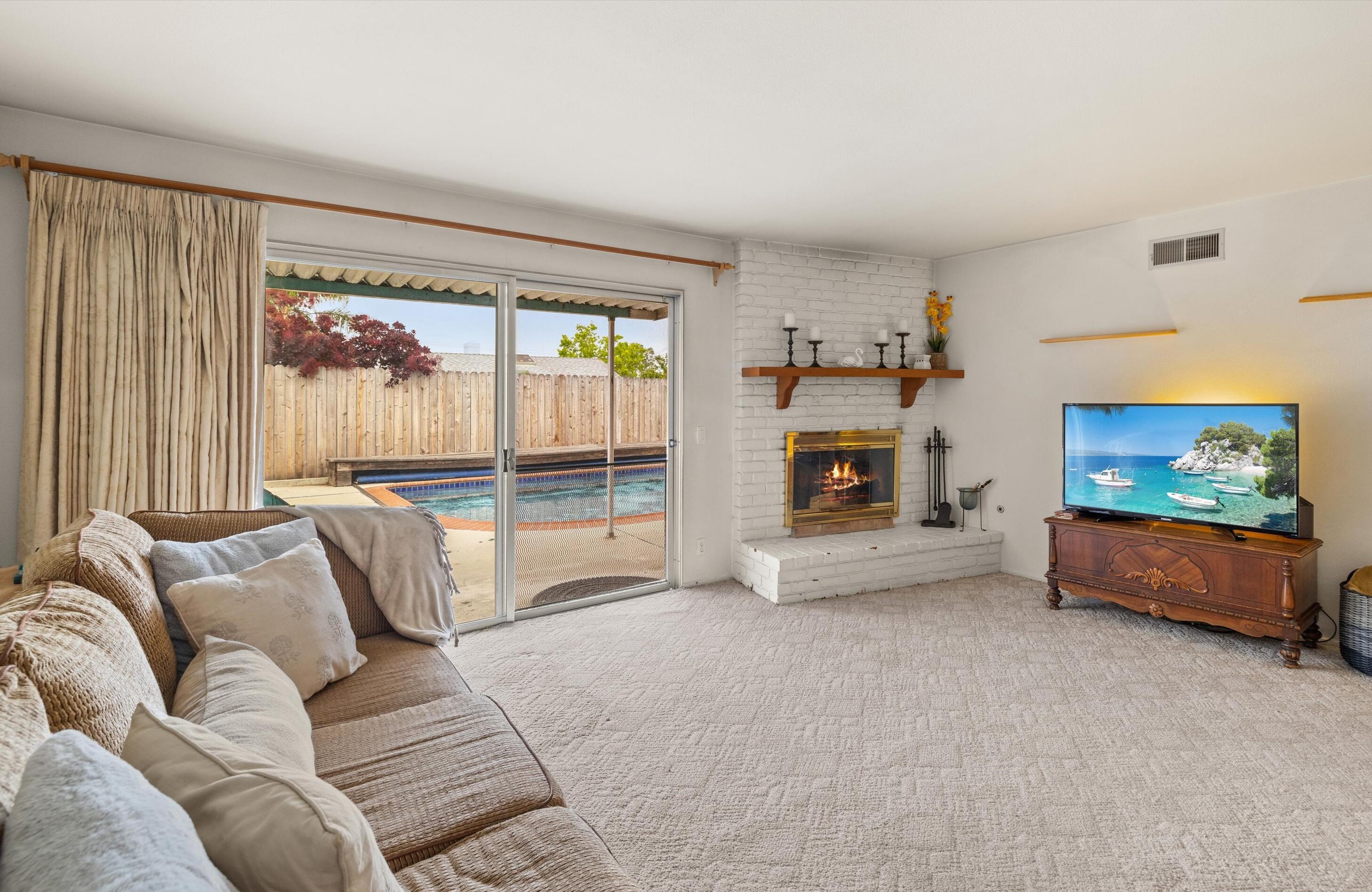 530 Dalton Way Goleta, CA 93117 - Photo 11 of 33 11-LivingRoom-CP7L5A0010