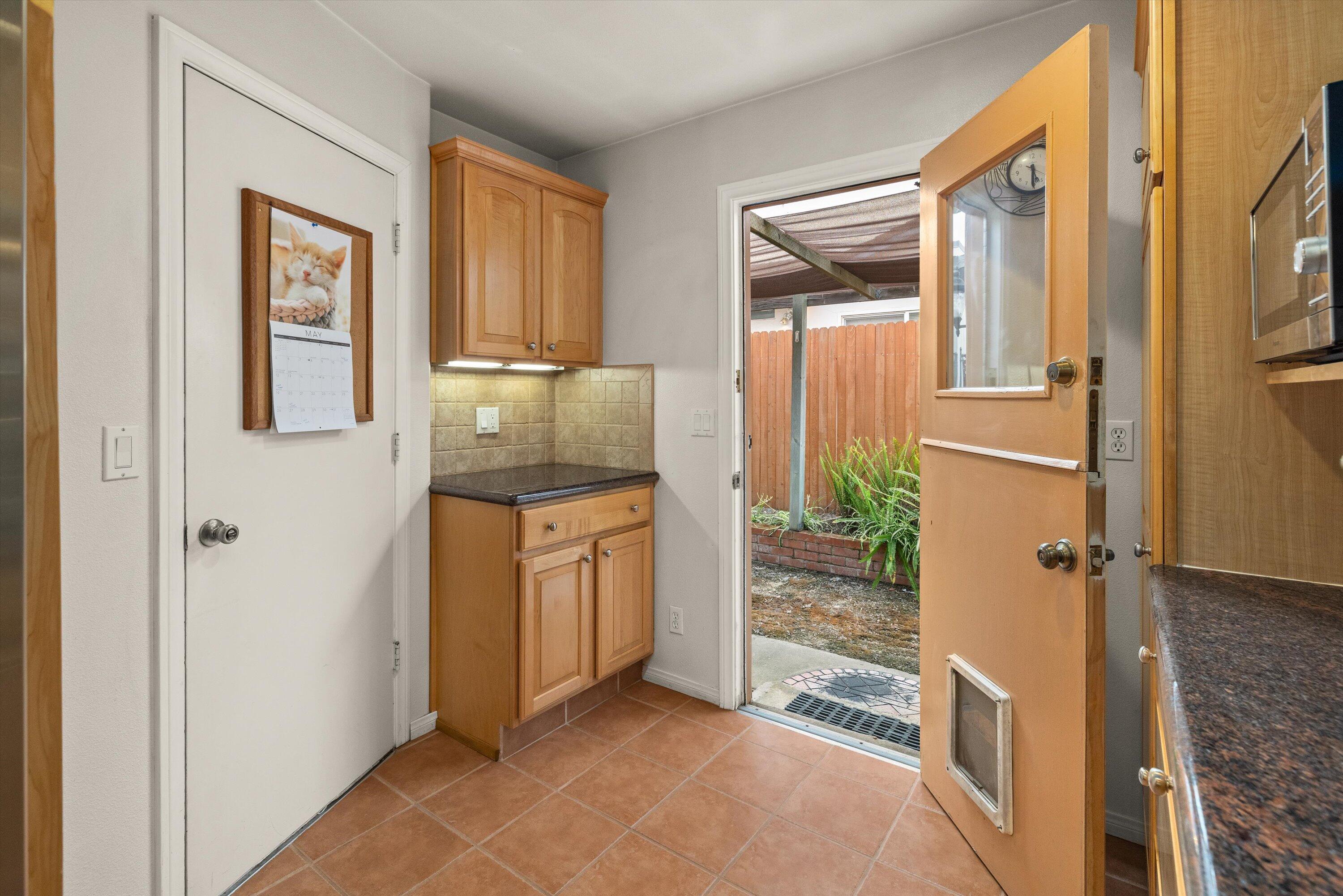 530 Dalton Way Goleta, CA 93117 - Photo 8 of 33 06-7L5A9949