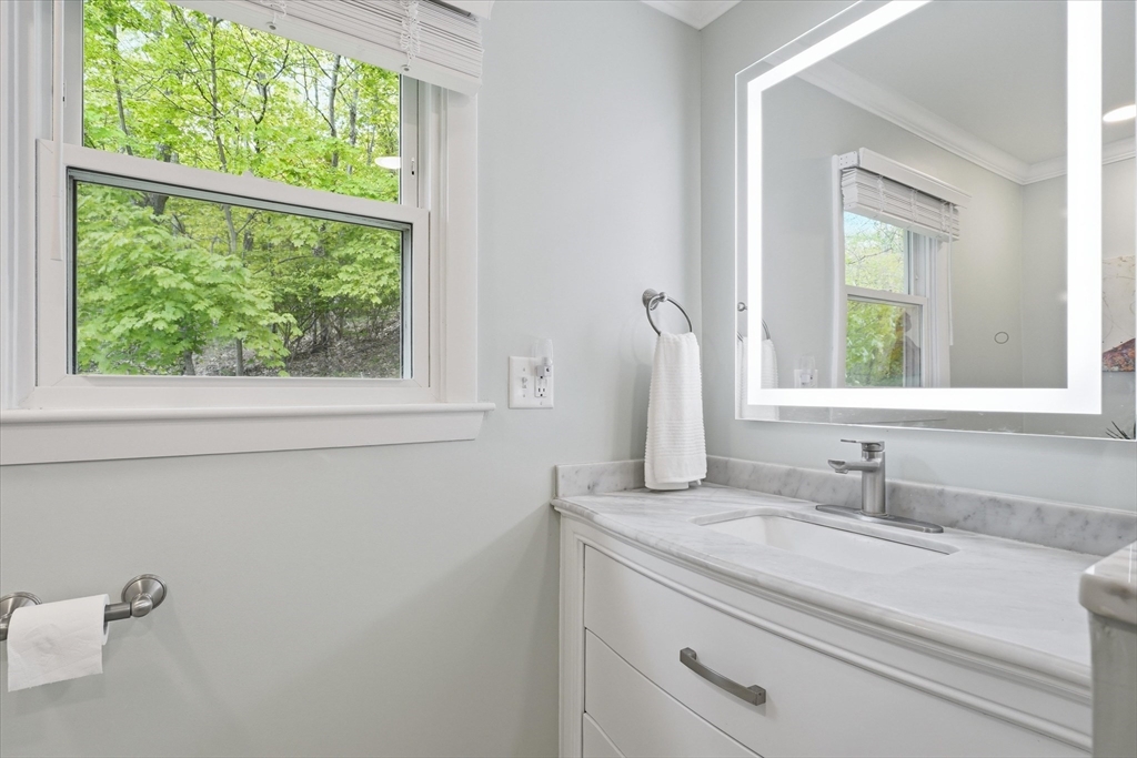 9 Brady Rd Extension Westborough, MA 01581 - Photo 15 of 41