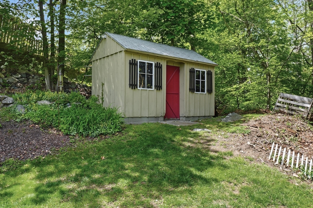 9 Brady Rd Extension Westborough, MA 01581 - Photo 37 of 41