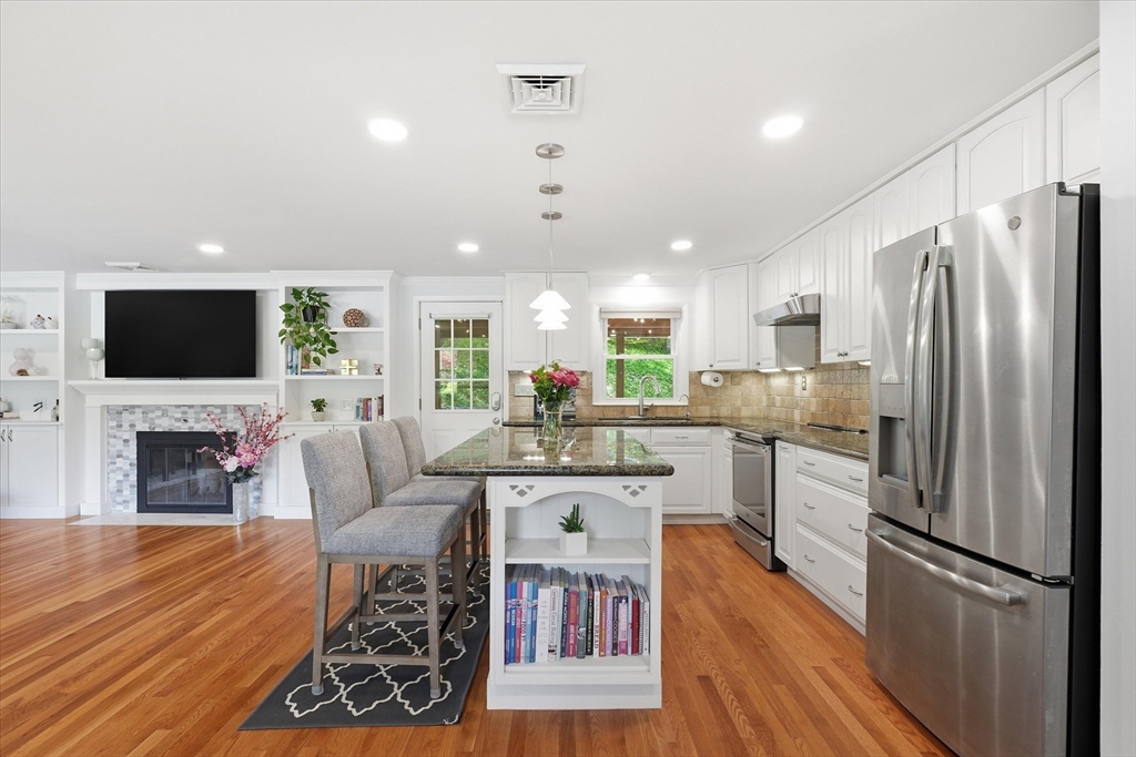 9 Brady Rd Extension Westborough, MA 01581 - Photo 5 of 41
