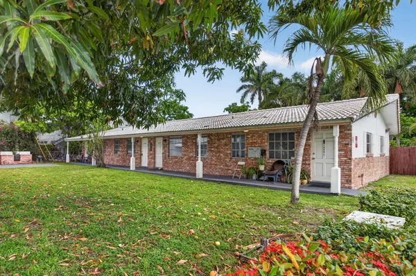 $1,700 | 2391 Northeast 11th Court, Pompano Beach, FL 33062