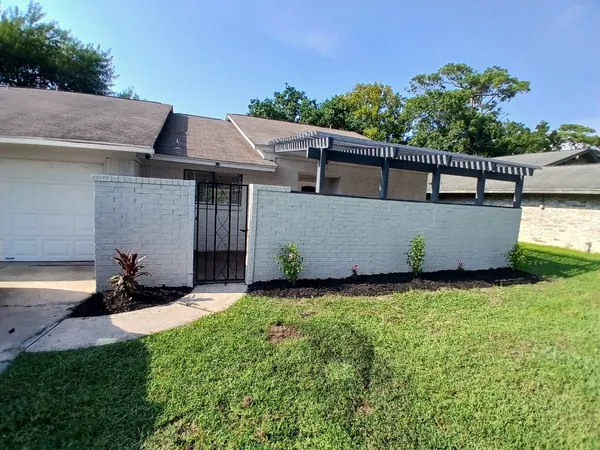 $1,995 | 3302 Tompkins Drive, Baytown, TX 77521