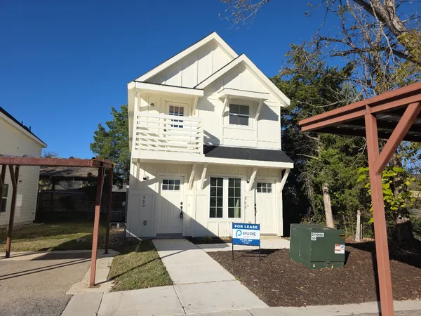 $1,000 | 2002 West 2nd Street, Unit 502, Taylor, TX 76574