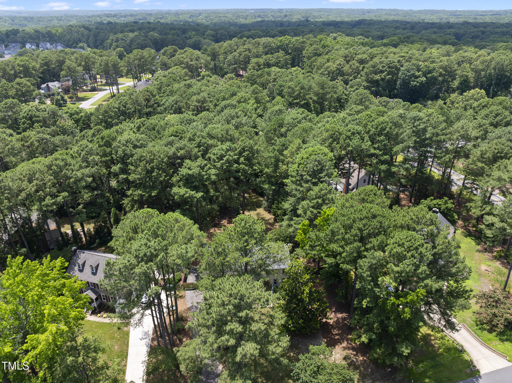 2704 Farnborough Road Raleigh, NC 27613 - Photo 37 of 39 DJI_20250619142649_0027_D