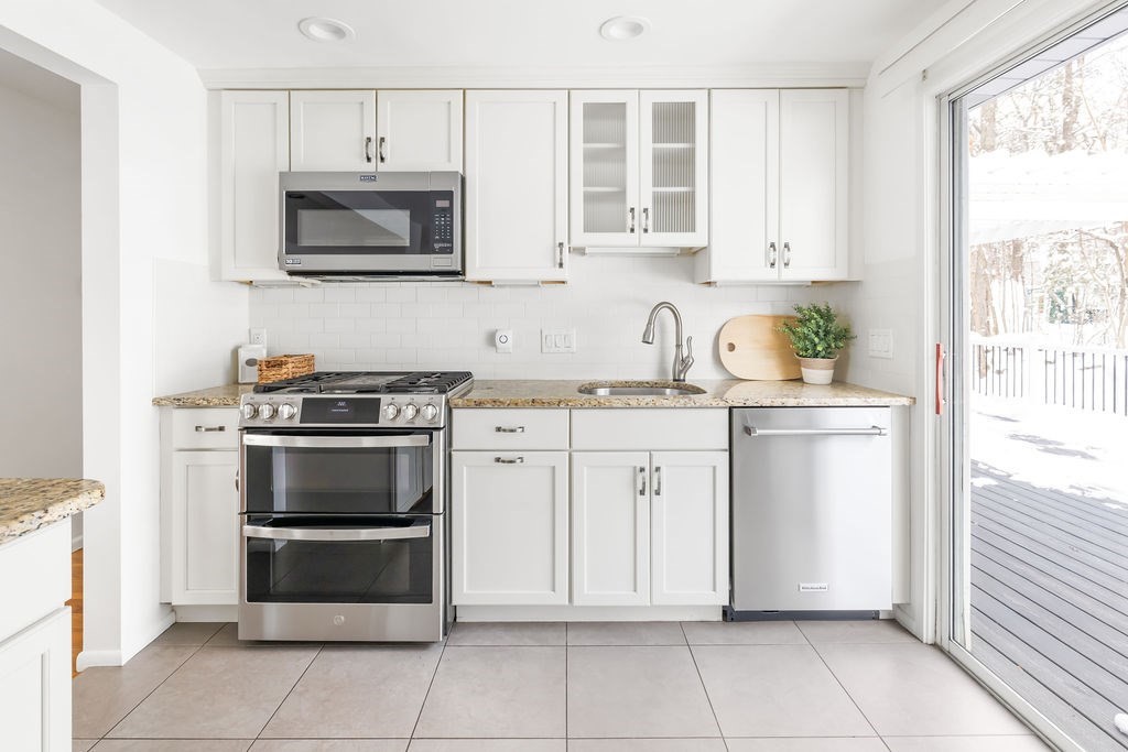 44 Agnes Drive Framingham, MA 01701 - Photo 8 of 23