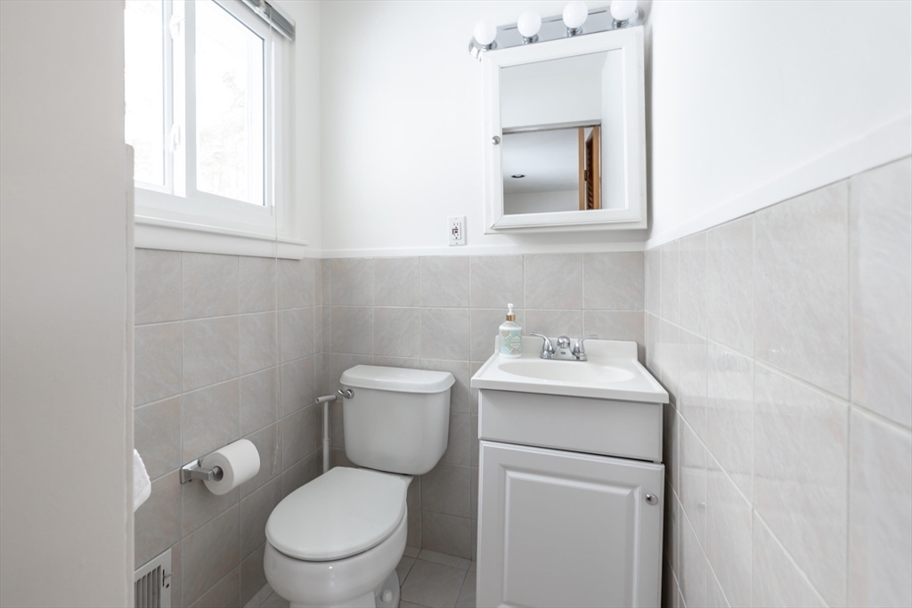 44 Agnes Drive Framingham, MA 01701 - Photo 10 of 23