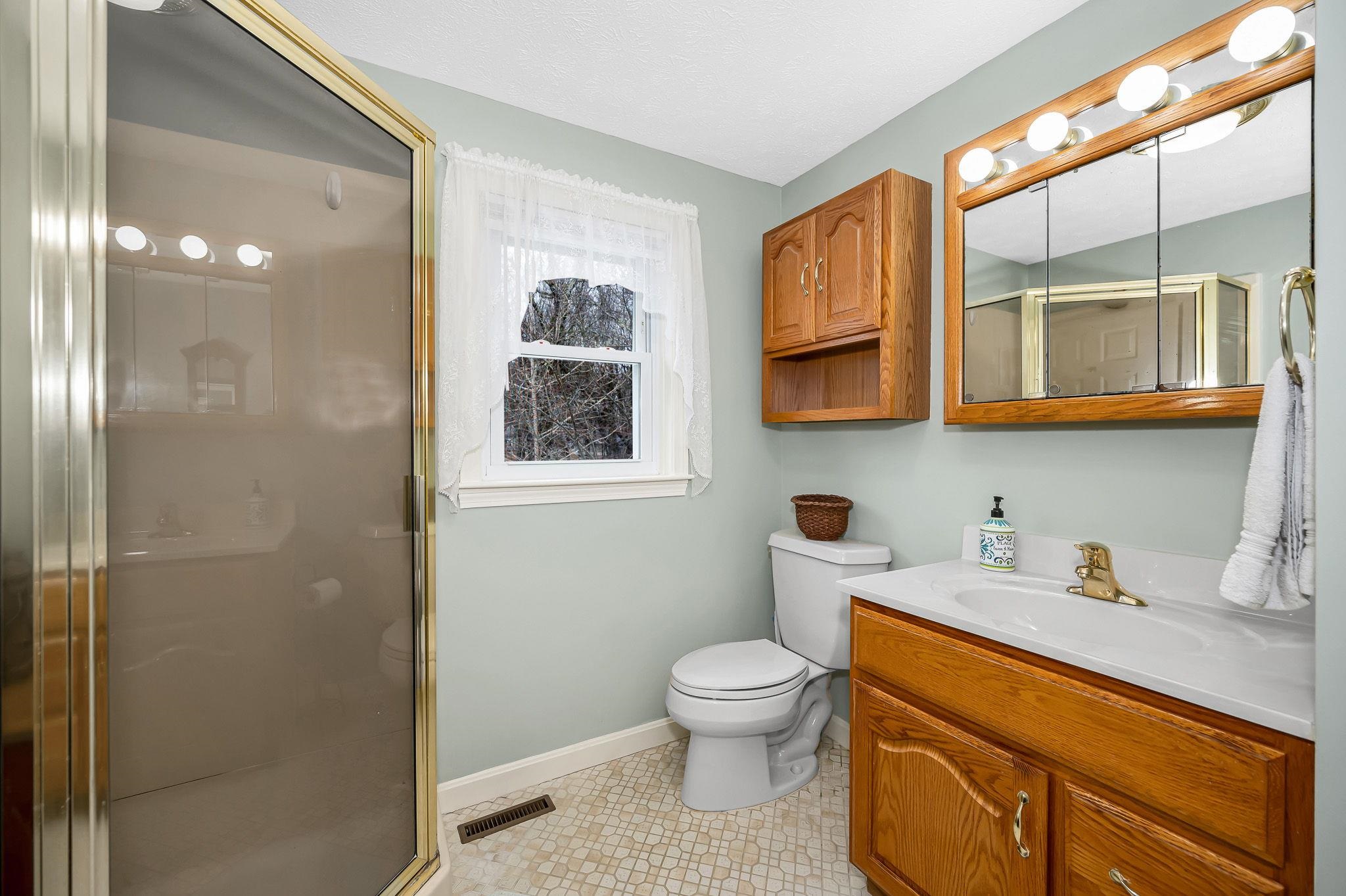 11 Linden Street Hudson, NH 03051 - Photo 17 of 35