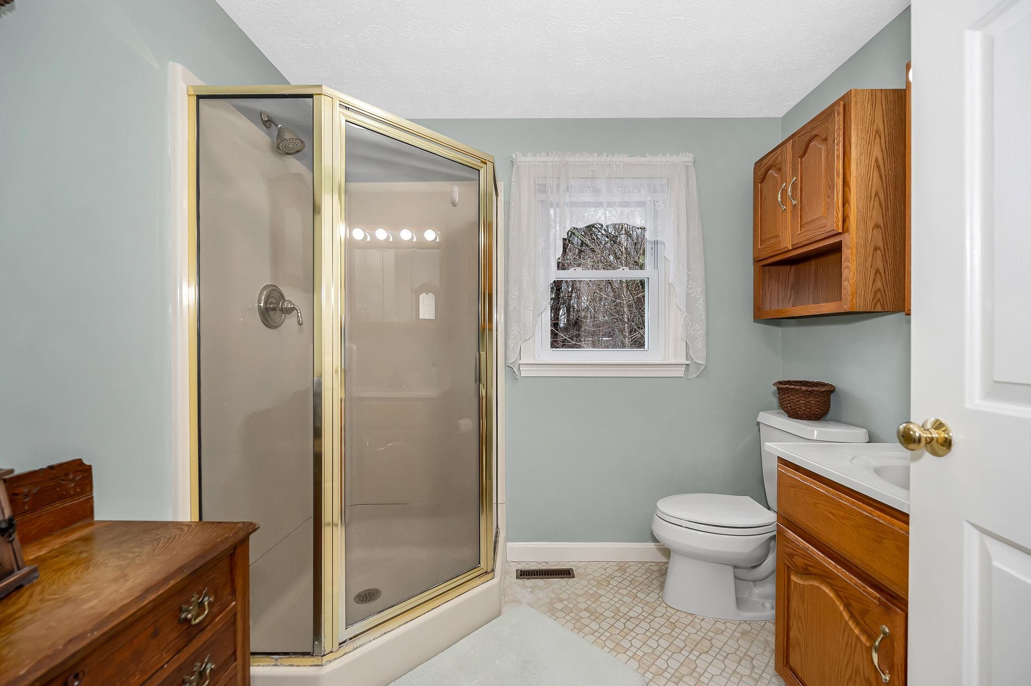 11 Linden Street Hudson, NH 03051 - Photo 18 of 35