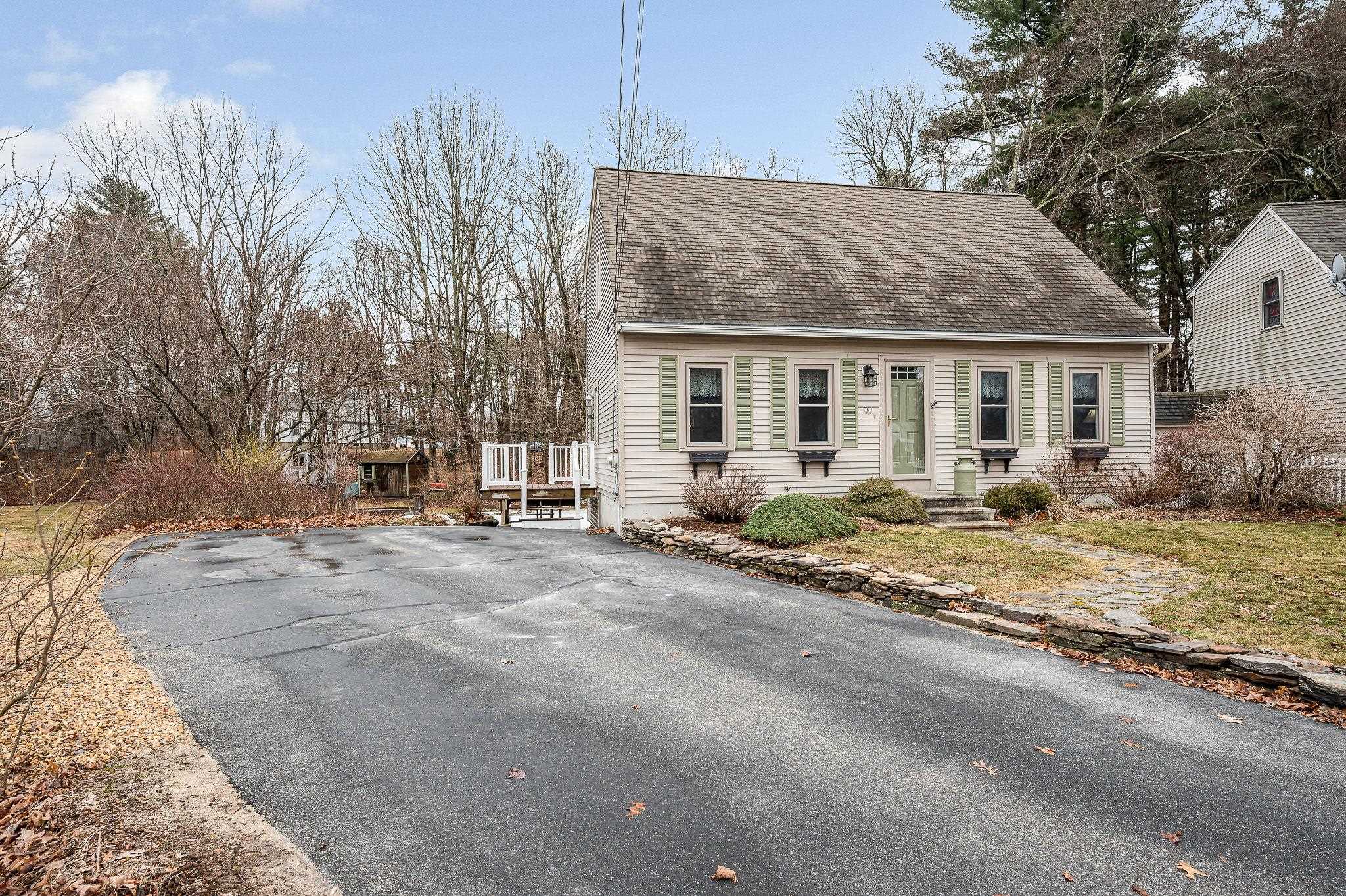 11 Linden Street Hudson, NH 03051 - Photo 32 of 35