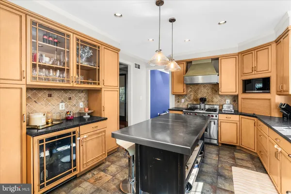 $850,000 | 1102 Washingtonville Drive, Baltimore, MD 21210