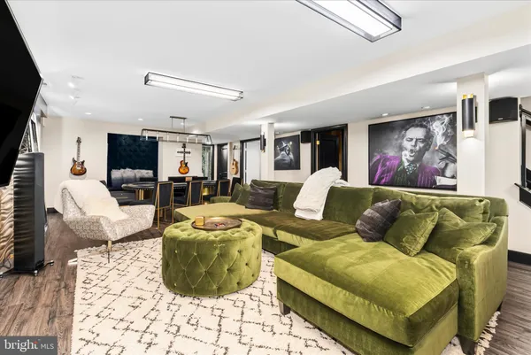 $850,000 | 1102 Washingtonville Drive, Baltimore, MD 21210