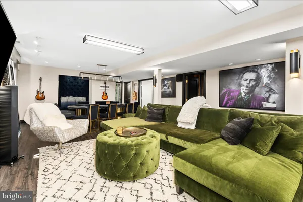 $850,000 | 1102 Washingtonville Drive, Baltimore, MD 21210