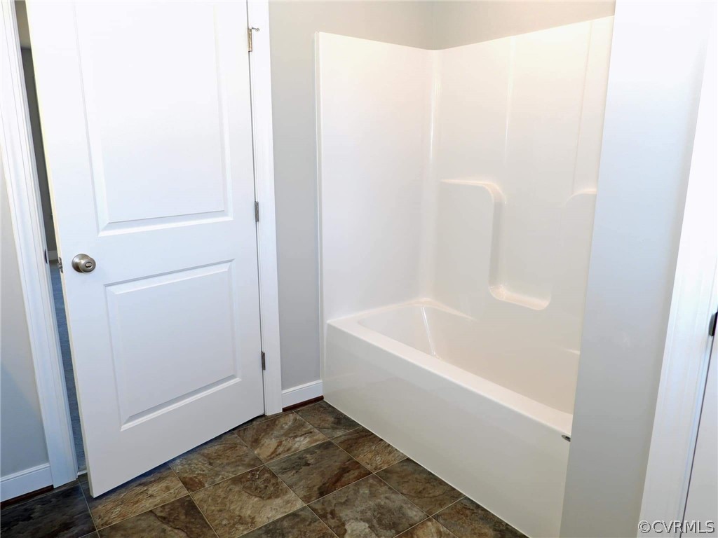 4608 Pin Oak Road Prospect, VA 23960 - Photo 21 of 29 a bathroom with bathtub and shower