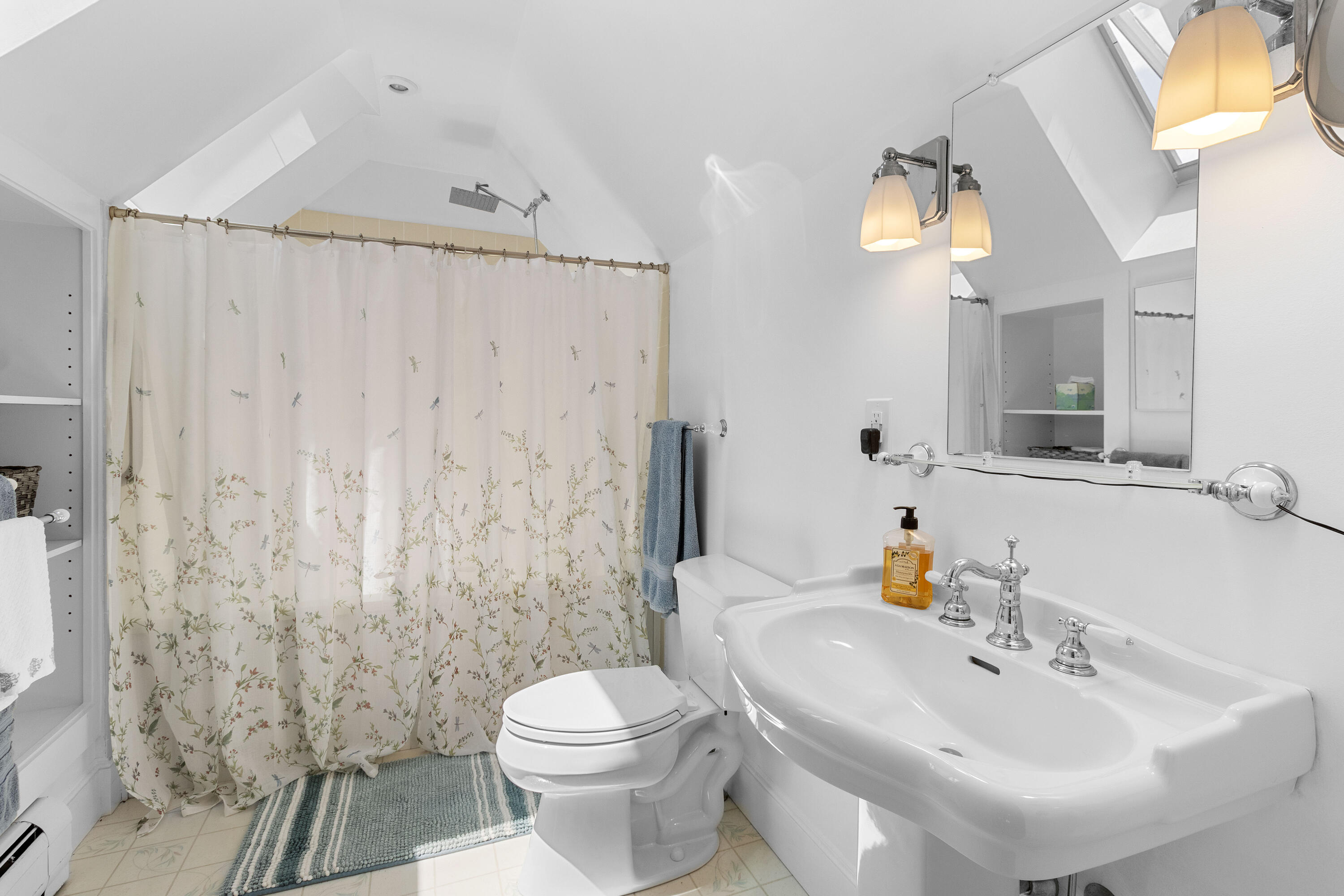 95 Osprey Reach Road Stockton Springs, ME 04981 - Photo 53 of 72 Second Floor Bathroom