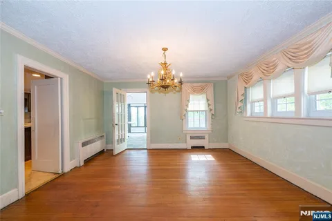 $649,900 | 27 Glen Road, West Orange, NJ 07052