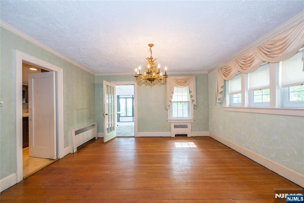 27 Glen Road West Orange, NJ 07052 - Photo 6 of 25