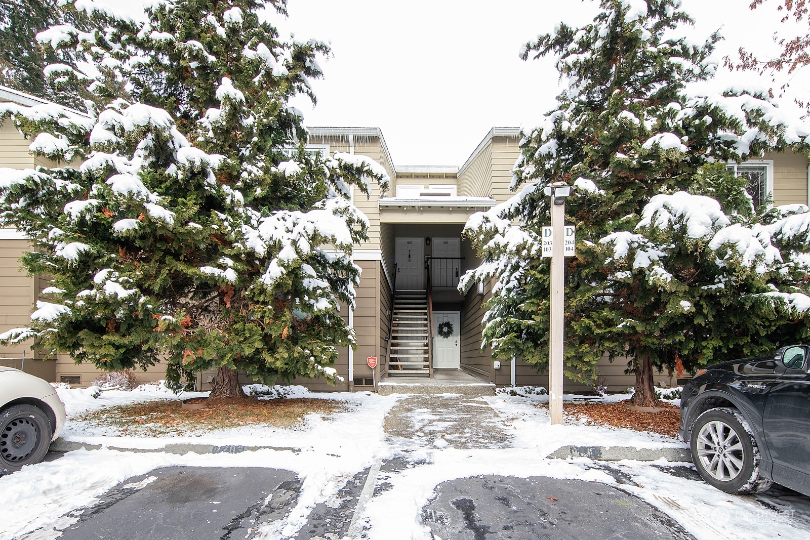 820 Cady Road, Unit D204 Everett, WA 98203 - Photo 1 of 22 Gallery Image 1