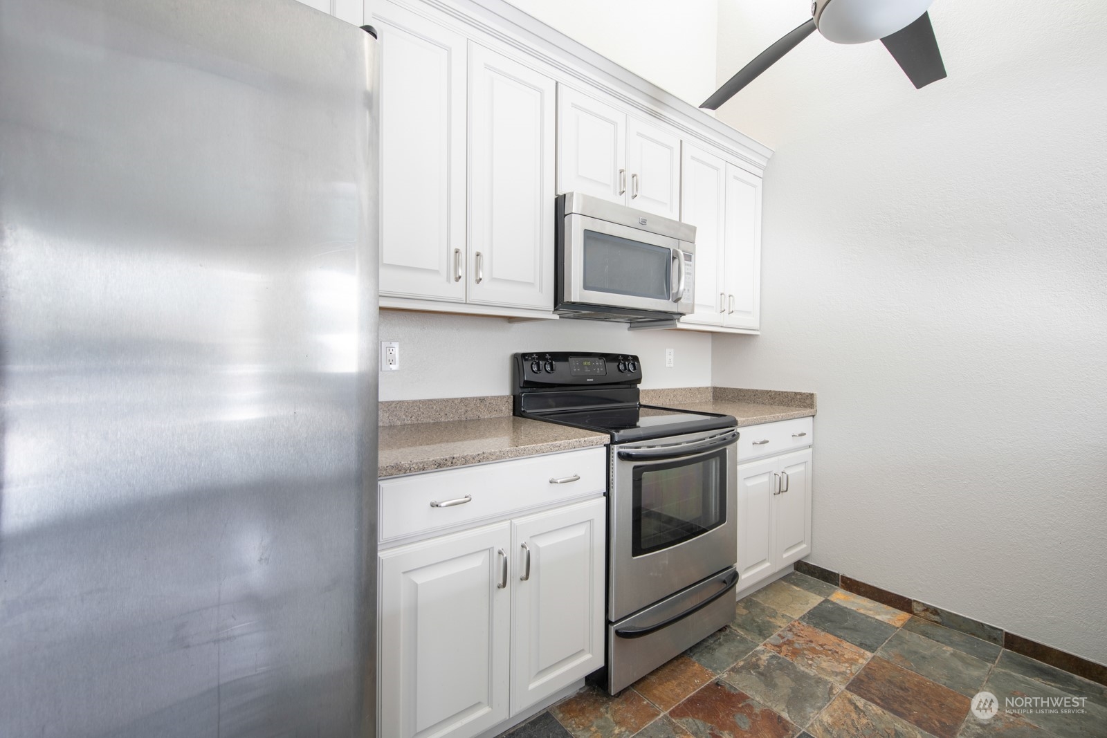 820 Cady Road, Unit D204 Everett, WA 98203 - Photo 11 of 22 Gallery Image 11