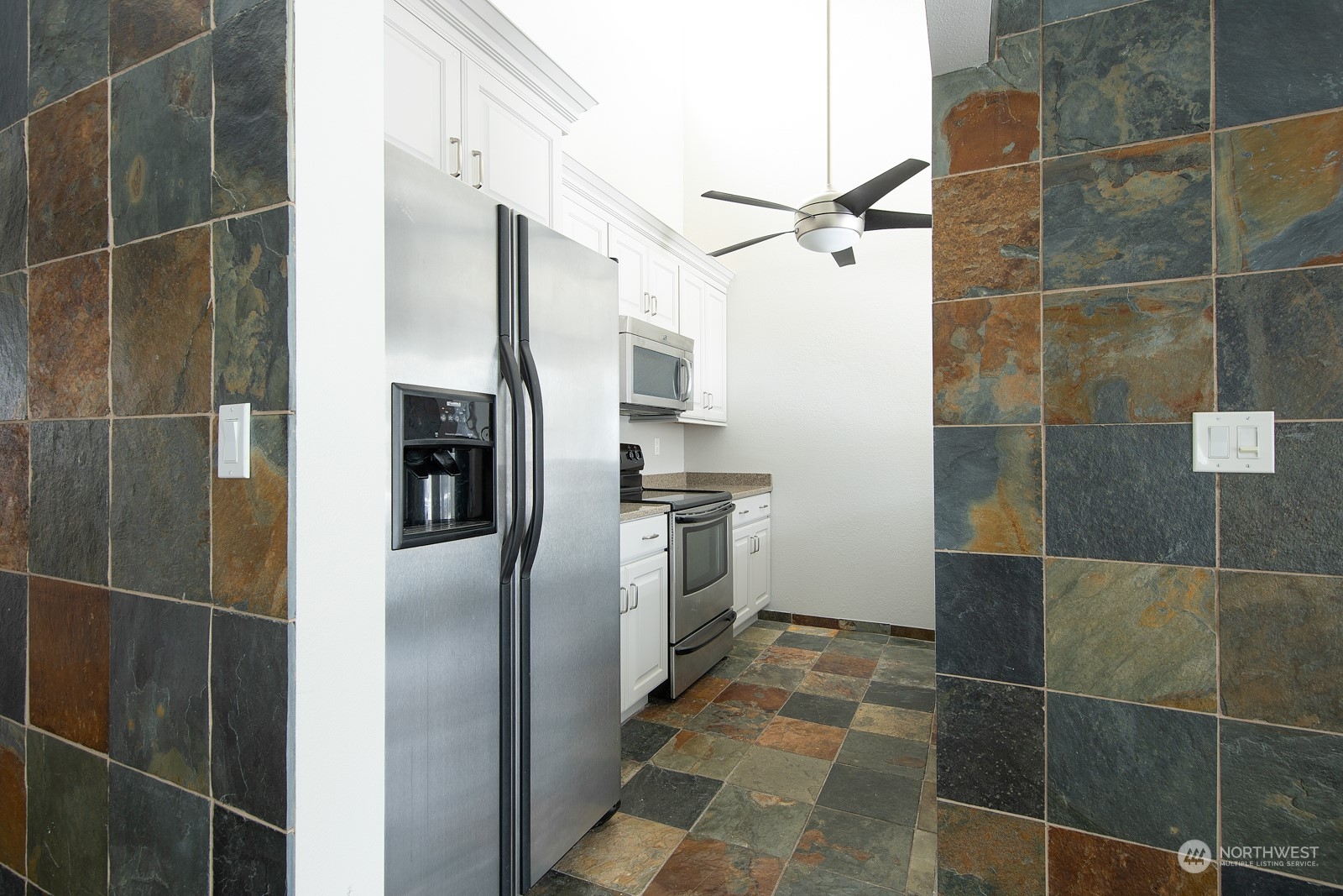 820 Cady Road, Unit D204 Everett, WA 98203 - Photo 9 of 22 Gallery Image 9
