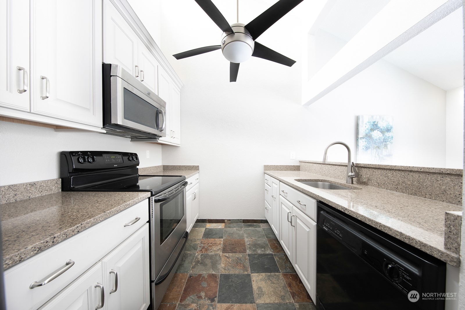 820 Cady Road, Unit D204 Everett, WA 98203 - Photo 10 of 22 Gallery Image 10