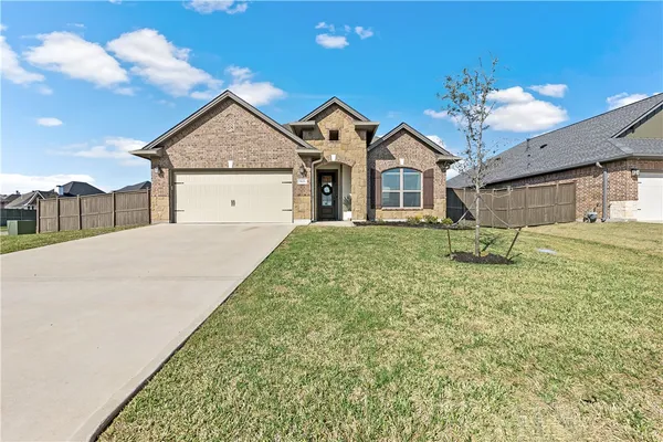 $2,900 | 5123 Maroon Creek Drive, Bryan, TX 77802
