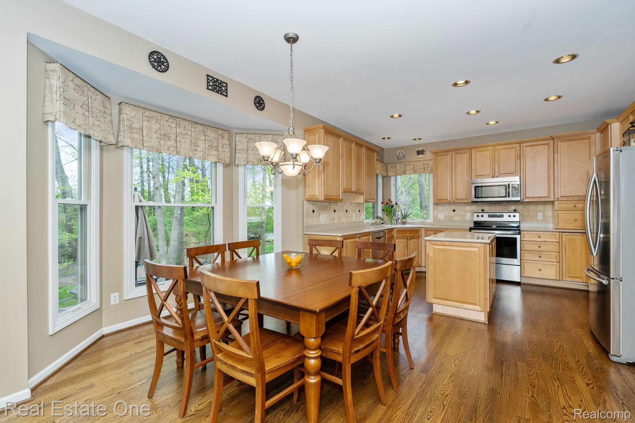 1177 Chesapeake Rochester, MI 48307 - Photo 21 of 63 Chesapeake MLS-W020.jpg
