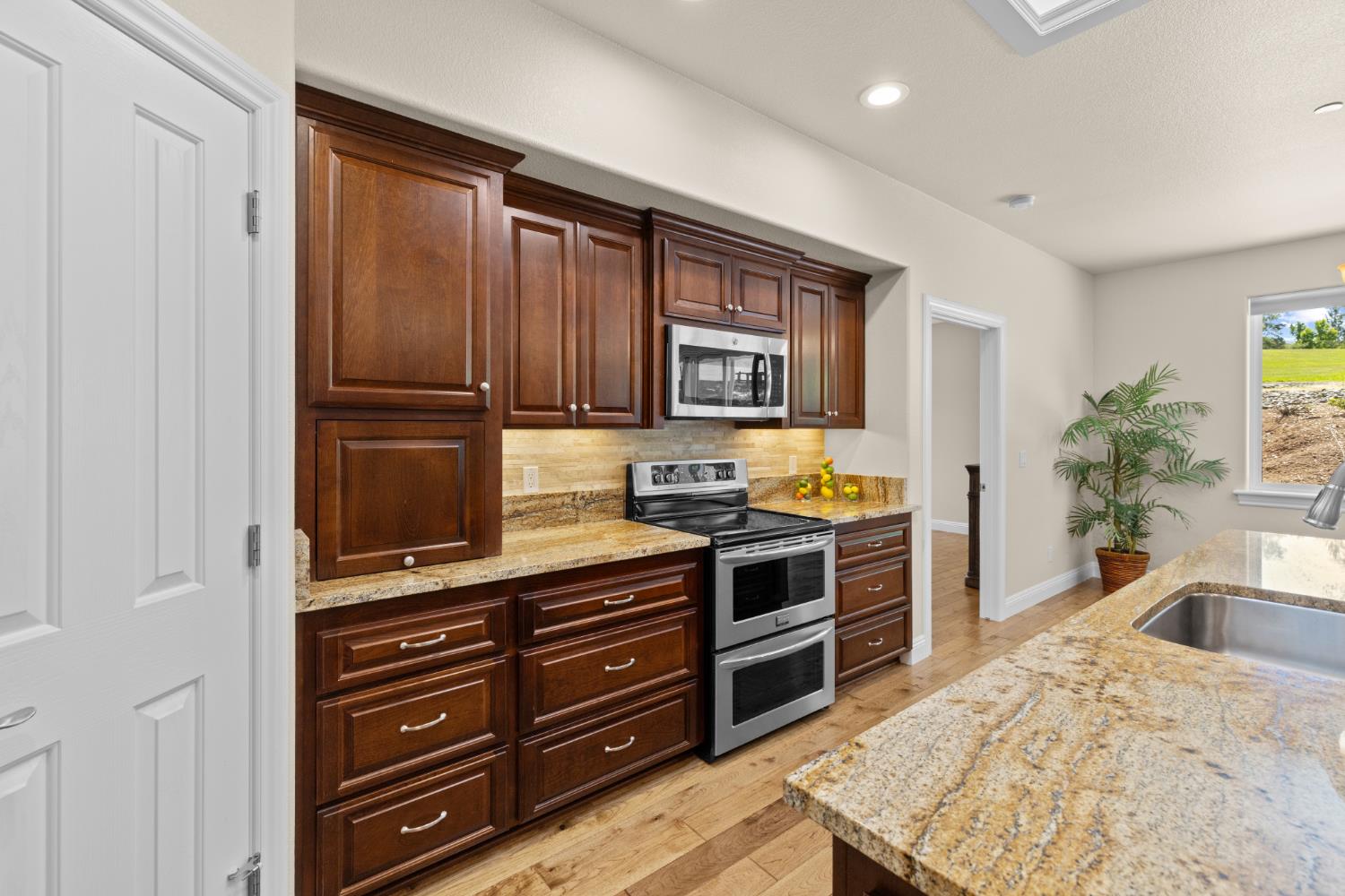 11733 Inverness Way Auburn, CA 95602 - Photo 15 of 62