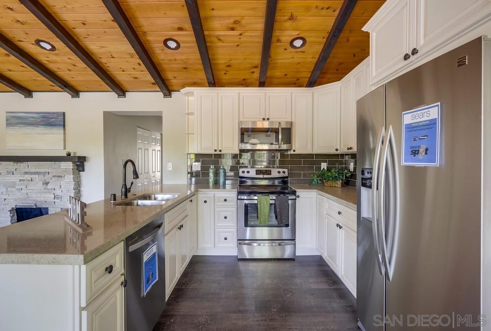 2866 Reche Road Fallbrook, CA 92028 - Photo 3 of 25