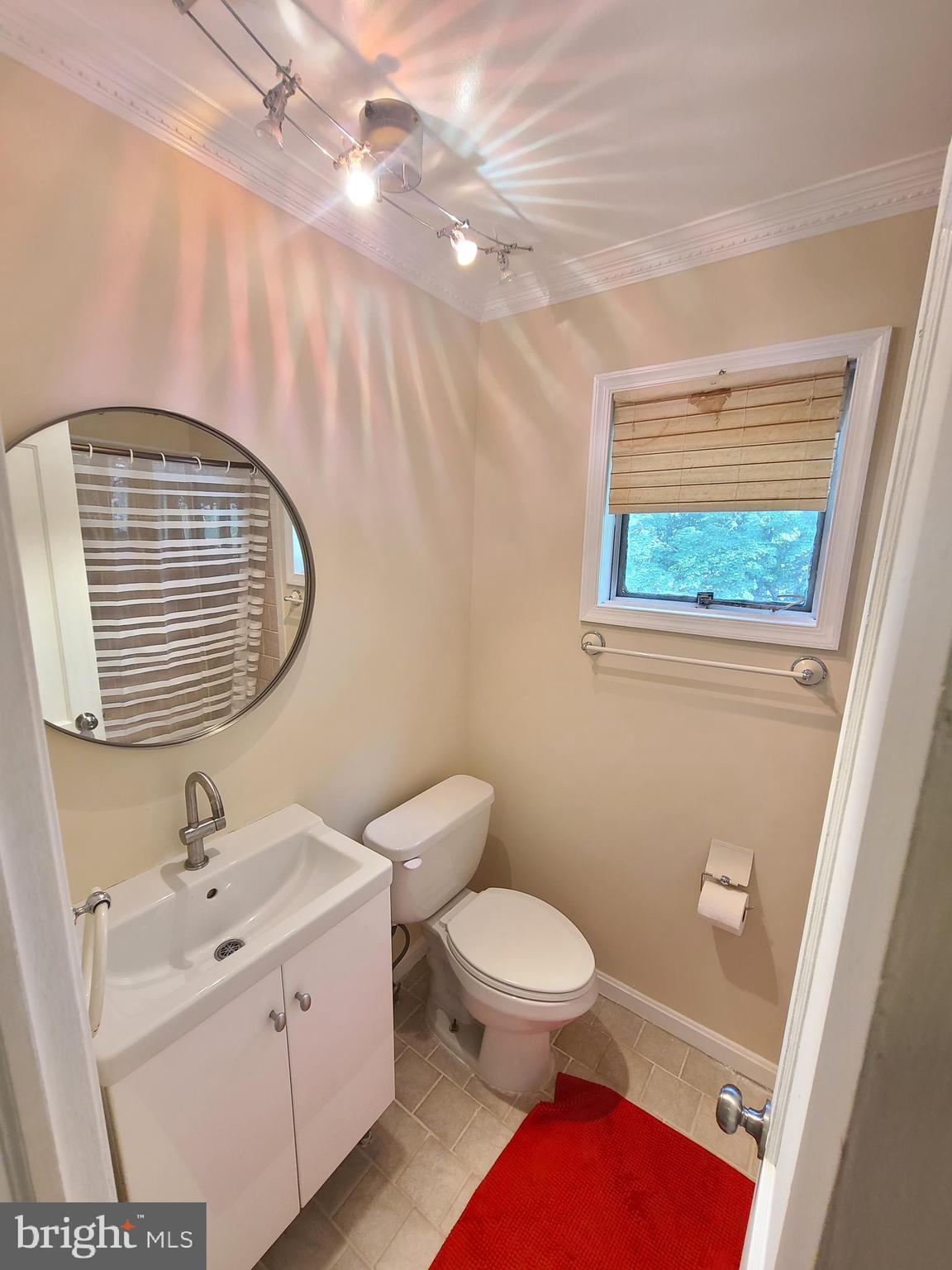 3422 Floral Street Silver Spring, MD 20902 - Photo 17 of 36 2nd Level Bathroom