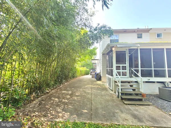 $2,295 | 3422 Floral Street, Silver Spring, MD 20902