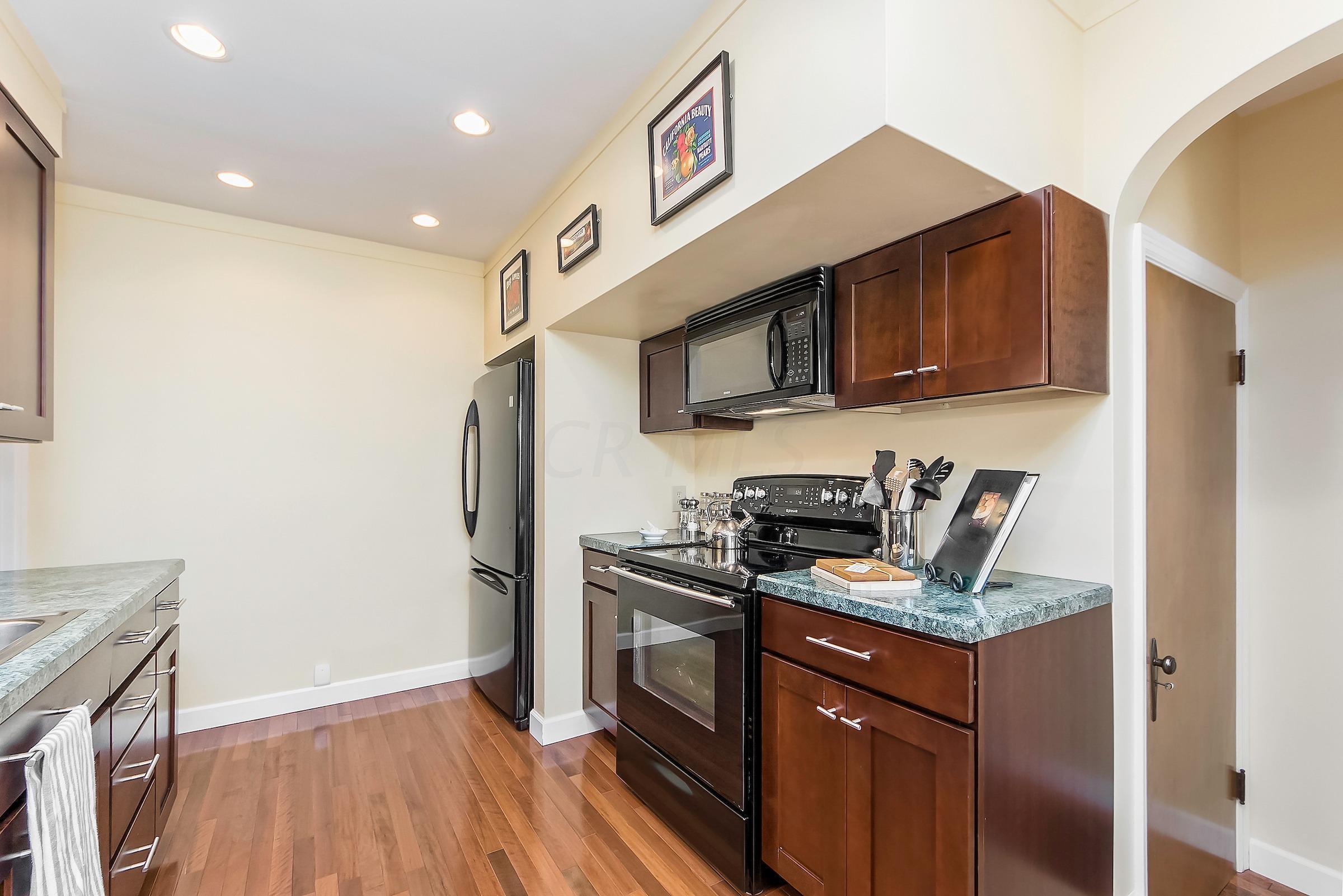 526 Fallis Road Columbus, OH 43214 - Photo 10 of 34 Gallery Image 10