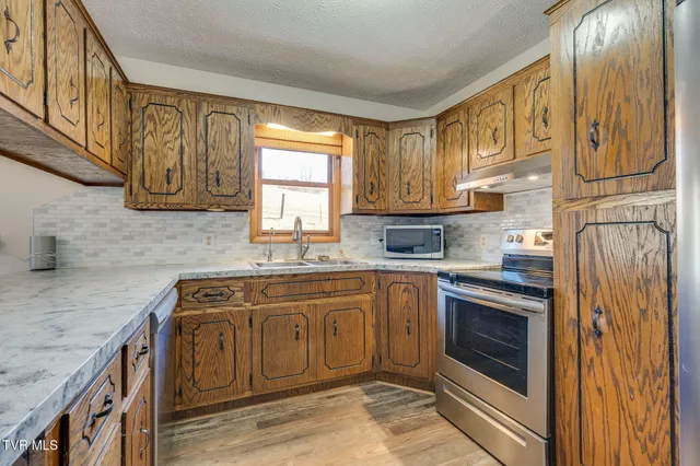 $725,000 | 1500 Tucker Hollow Road West, Fall Branch, TN 37656