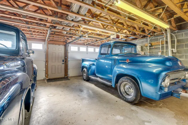 $725,000 | 1500 Tucker Hollow Road West, Fall Branch, TN 37656