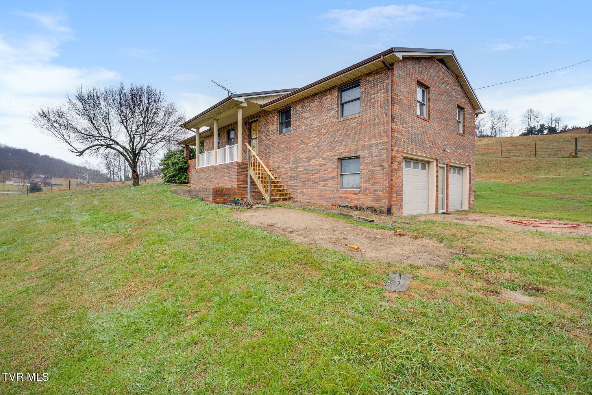 1500 Tucker Hollow Road West Fall Branch, TN 37656 - Photo 4 of 65 003