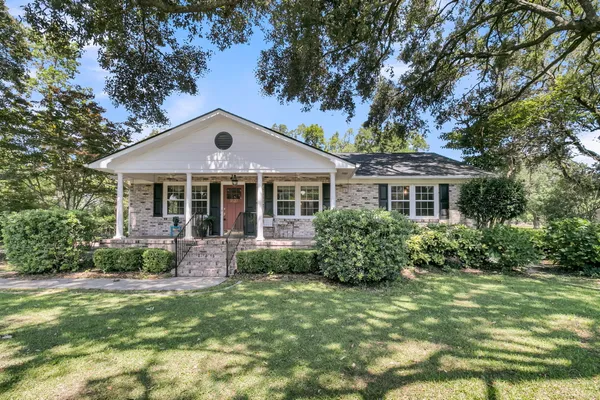 $565,000 | 1527 Pinopolis Road, Moncks Corner, SC 29461