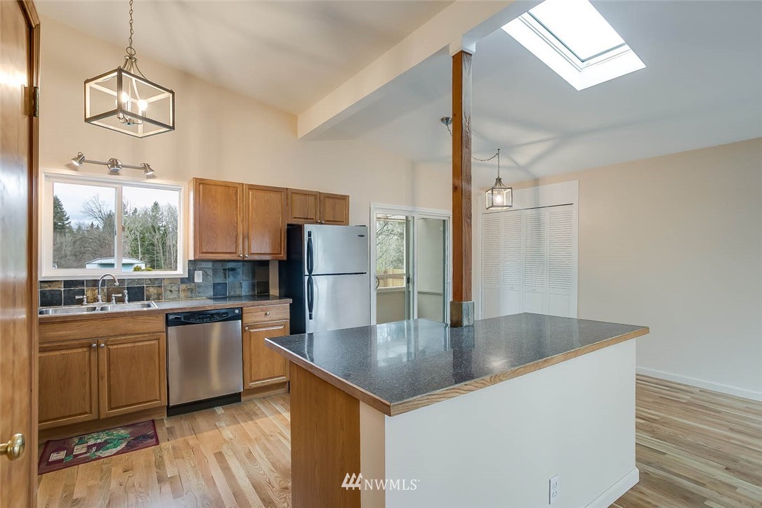 11626 Southeast 188th Street Renton, WA 98058 - Photo 7 of 16 Gallery Image 7