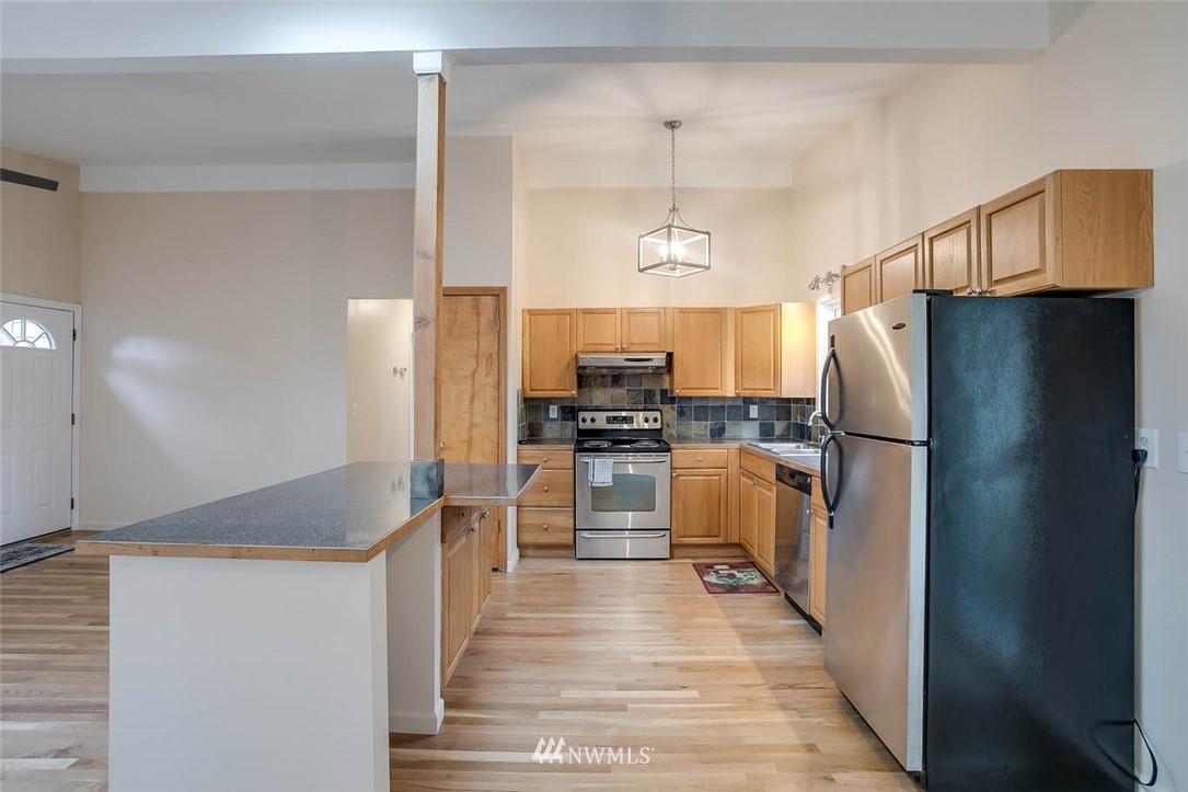 11626 Southeast 188th Street Renton, WA 98058 - Photo 9 of 16 Gallery Image 9