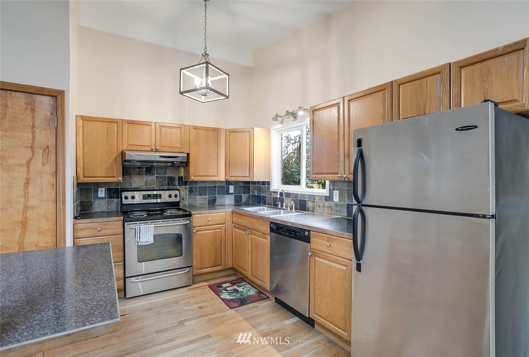 11626 Southeast 188th Street Renton, WA 98058 - Photo 10 of 16 Gallery Image 10