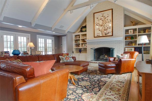 67 Silver Hill Road Concord, MA 01742 - Photo 2 of 18 Gallery Image 2