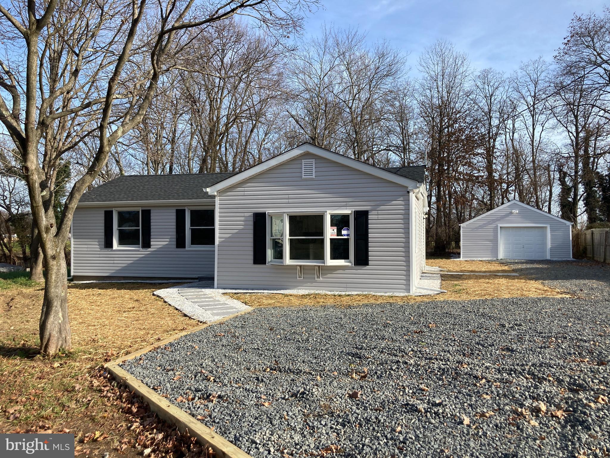 33 Crosswicks Chesterfield Road Chesterfield, NJ 08515 - Photo 3 of 15