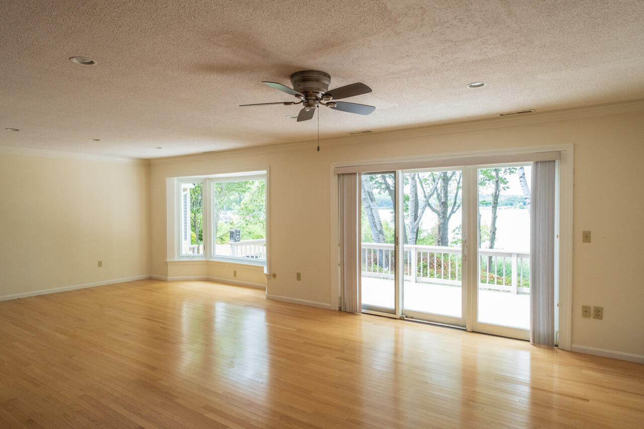 30 Foreside Common Road, Unit 30 Falmouth, ME 04105 - Photo 15 of 40 Living/Dining Area
