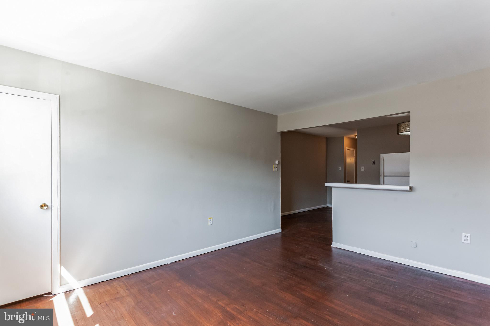 364 Ripka Street Philadelphia, PA 19128 - Photo 18 of 36 Unit 2 Living Room