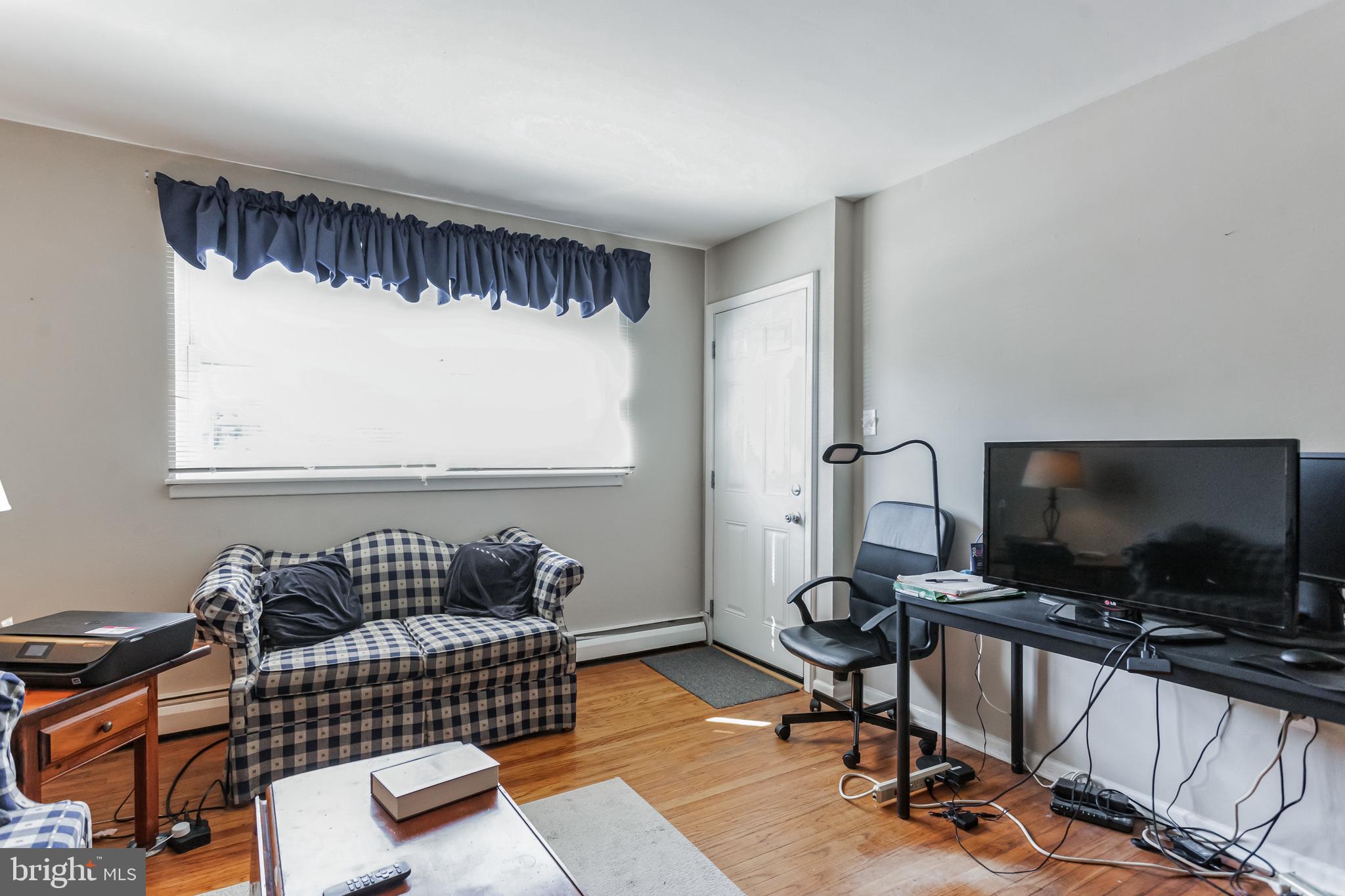 364 Ripka Street Philadelphia, PA 19128 - Photo 7 of 36 Unit 1 Living Room