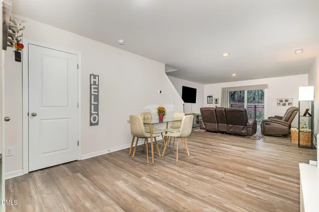 a view of entryway front of house