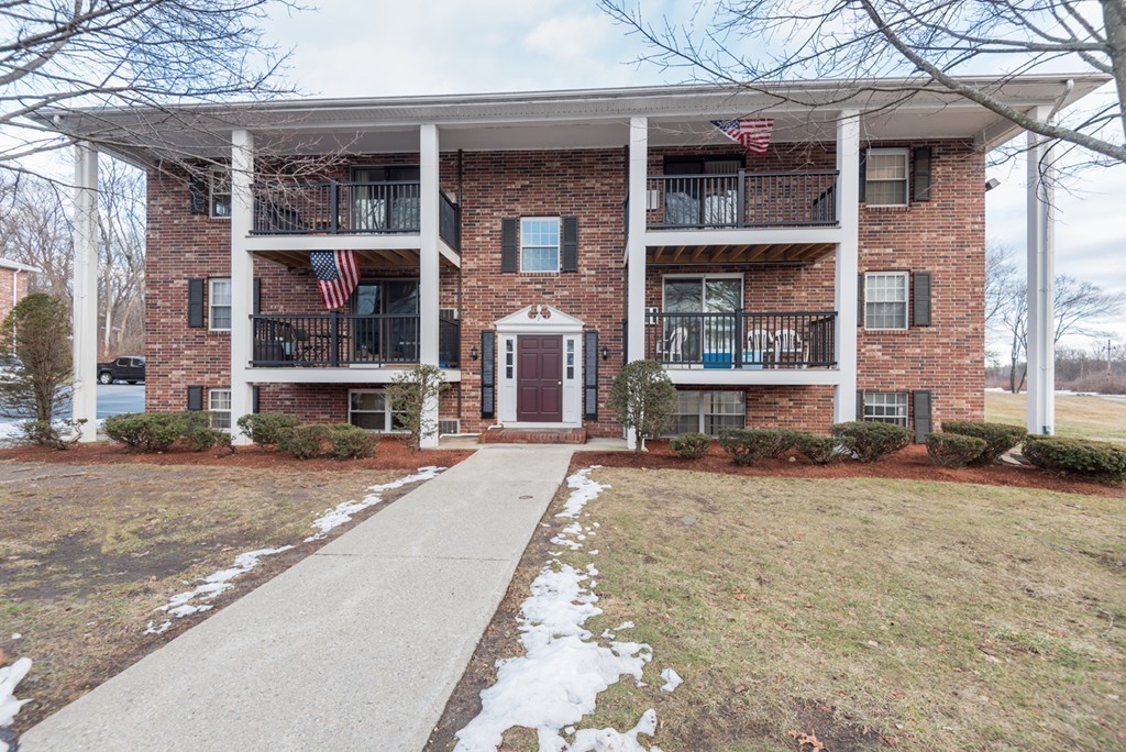 7 Walker Road, Unit 8 North Andover, MA 01845 - Photo 1 of 6