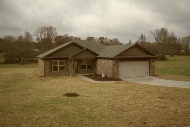 221 East Prospect Road Fayetteville, TN 37334 - Photo 2 of 15