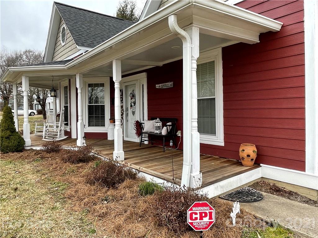175 Cedar Valley Road Hudson, NC 28638 - Photo 3 of 31 Gallery Image 3