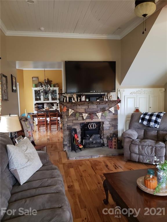 175 Cedar Valley Road Hudson, NC 28638 - Photo 5 of 31 Gallery Image 5