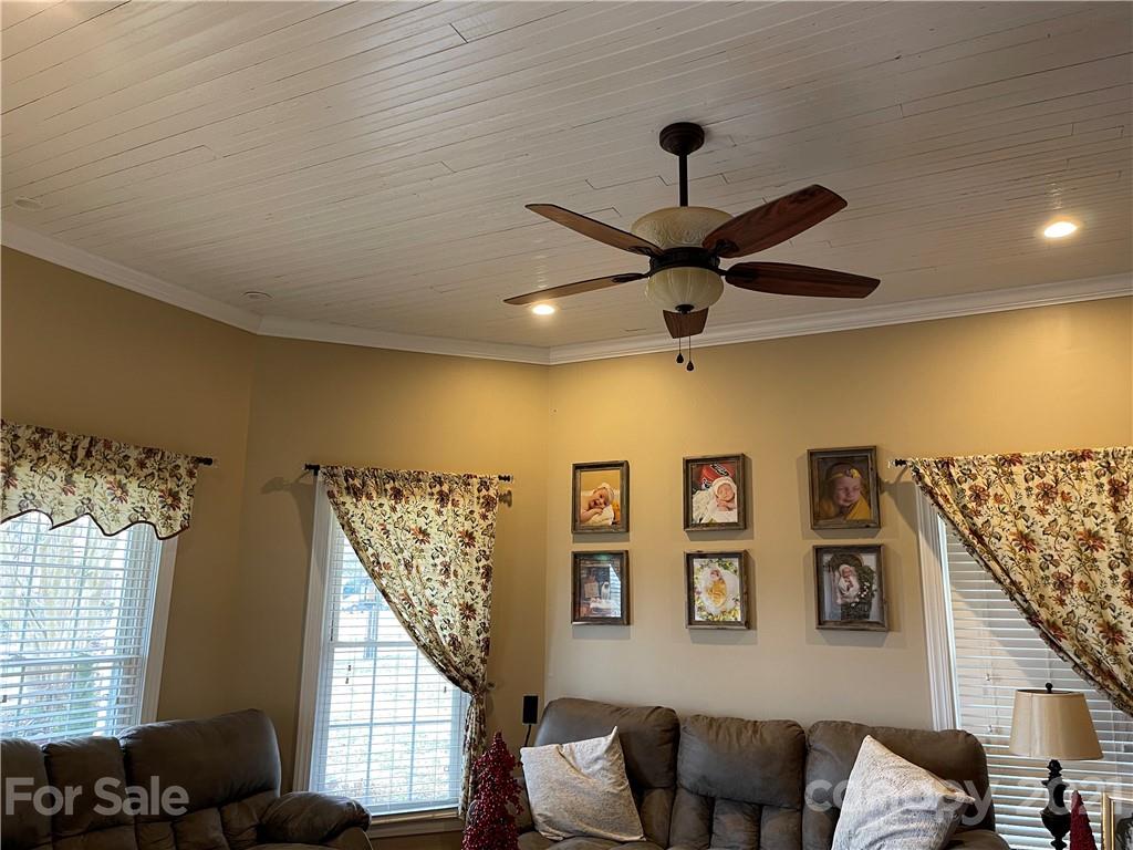 175 Cedar Valley Road Hudson, NC 28638 - Photo 7 of 31 Gallery Image 7